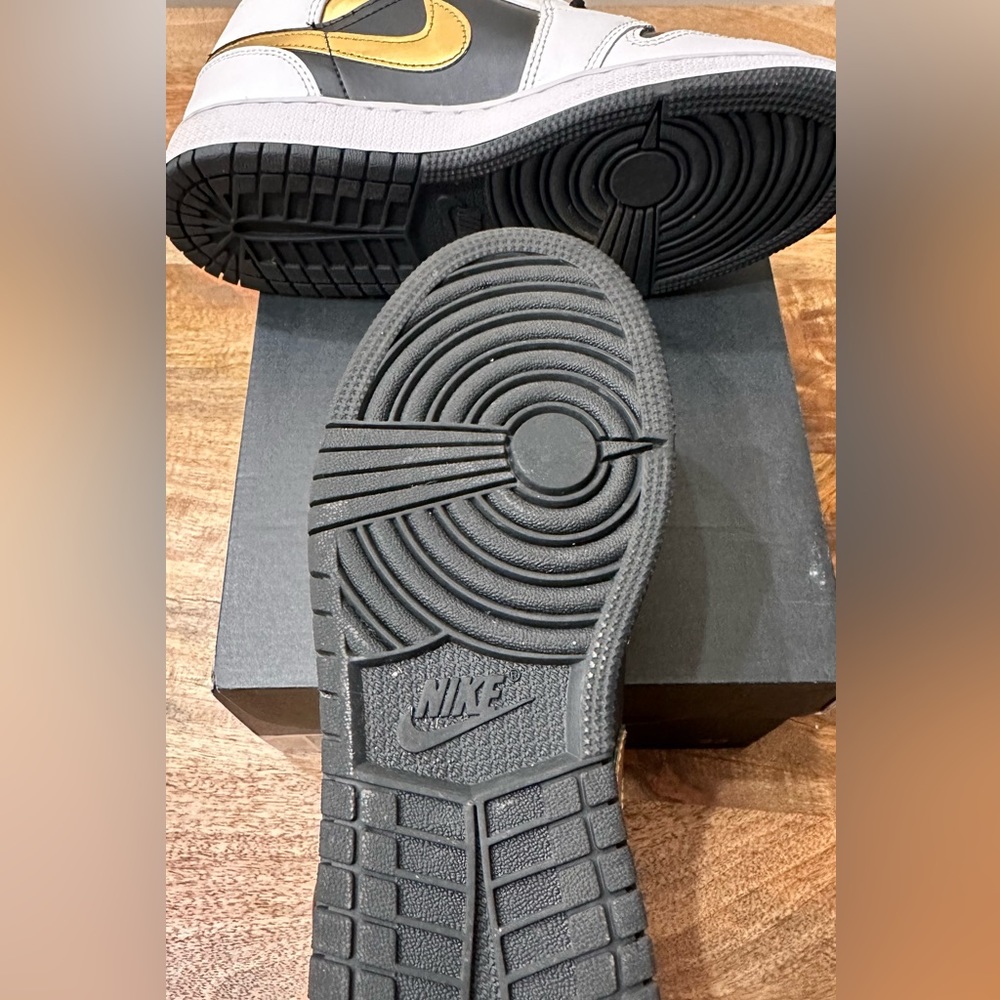 Air Jordan 1 mid (GS) - Picture 8 of 9